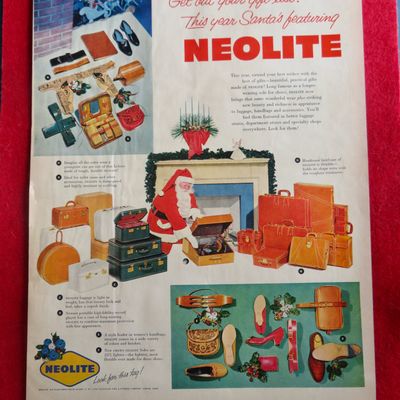 1953 Neolite With Santa Claus Looking At Record Player