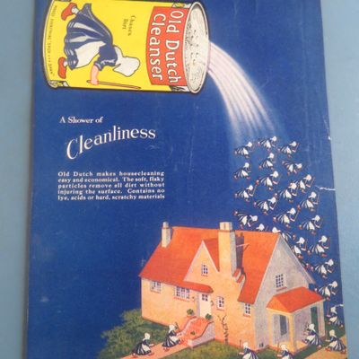1928 Old Dutch Cleanser with Can Pouring Maids