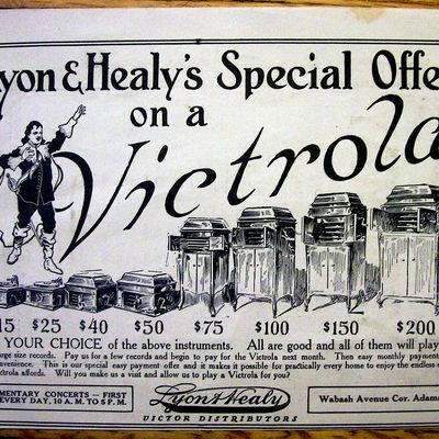 1913 Lyon & Healy's Victrola with Different Victrolas