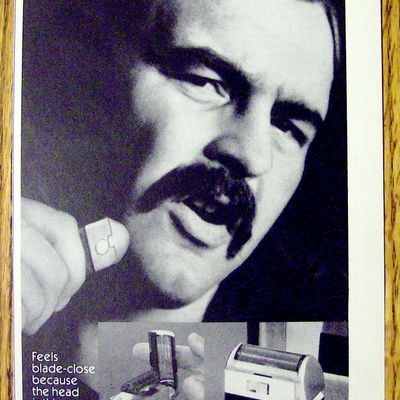 1973 Schick Flexamatic Ad with Dick Butkus