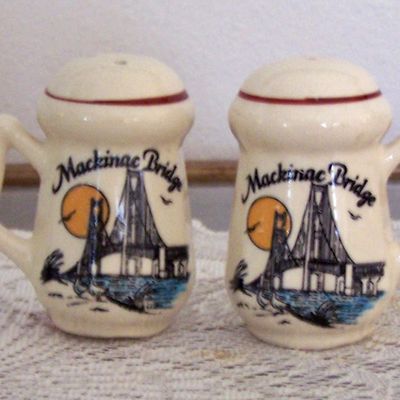 Lipco Salt & Pepper Shakers, Mackinac Bridge