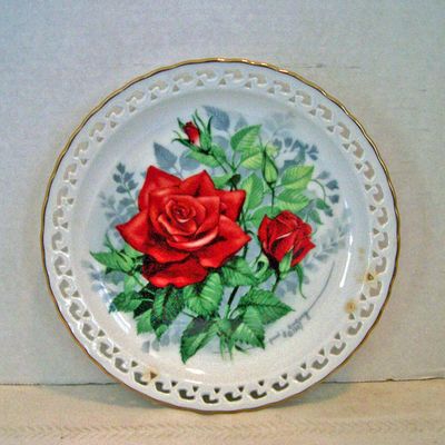 1988 Rose of the Year Decorative Plate