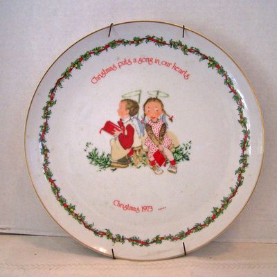 1973 Holly Hobbie Christmas Plate