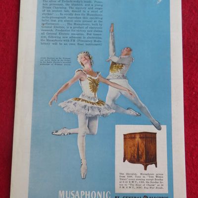 1943 General Electric Musaphonic with Ballet Couple
