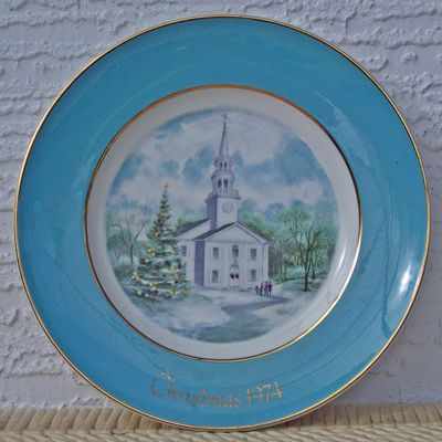 Christmas 1974 Avon Plate