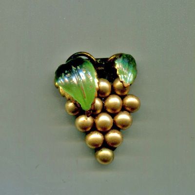 Faux Pearls Dress/Fur Clip