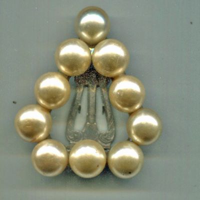 Large Faux Pearls Fur Clip