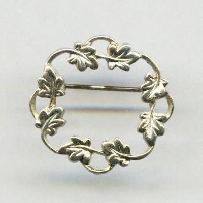 Small Circle Gold Tone Pin W/Pressed Leaves