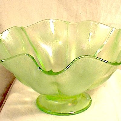 LARGE 10' FENTON STRETCH GLASS BOWL~YELLOW/GR