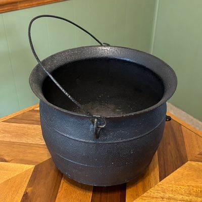 Vintage Cast Iron Cauldron Pot with Bail Handle, Rustic Black Kettle