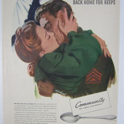 1944 Community Silver Plate w/ Woman & Soldier Kissing