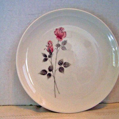 Royal Doulton, Salad Plate, Pillar Rose, Made in Englan