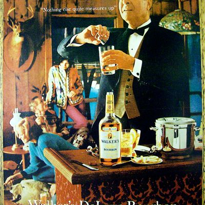 1967 Walker's Deluxe Bourbon w/Waiter Mixing Drinks