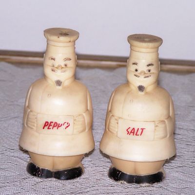 Full Figure Plastic Chef Shakers