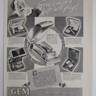 1937 Gem Razor & Blades with Santa Claus