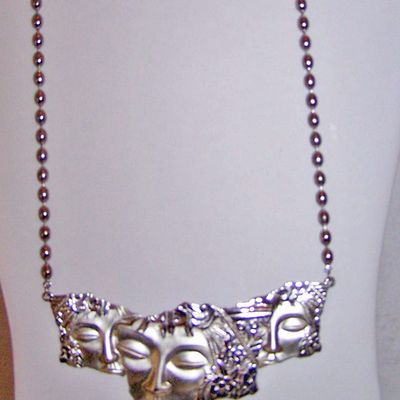 JJ Signed, 3 Women Faces Fixed Pendant Necklace