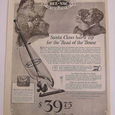 1924 Bee-Vac With Santa Claus & Man & Woman