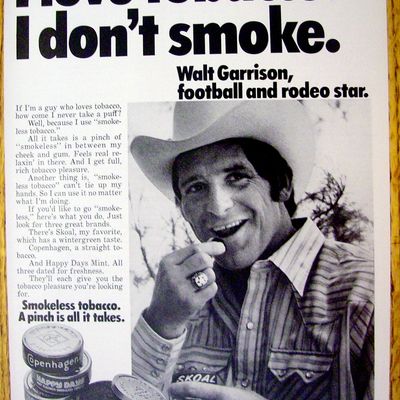 1974 Smokeless Tobacco with Football's Walt Garrison