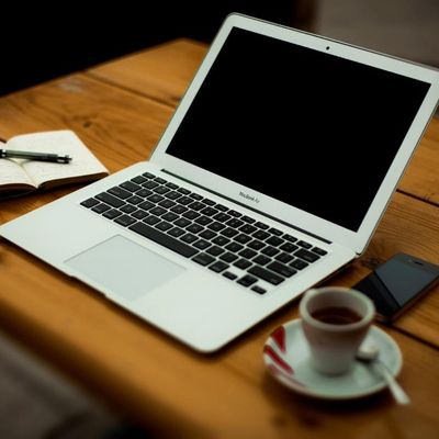 Apple MacBook Air 13-inch Laptop (Silver)