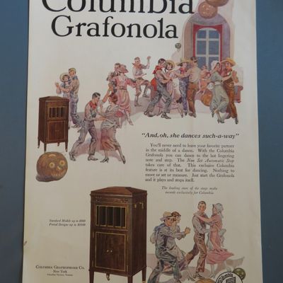 1920 Columbia Graphophone with the Grafonola