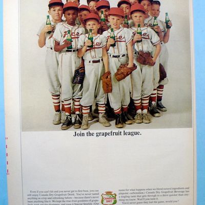 1964 Canada Dry Grapefruit w/ Boys Baseball Team