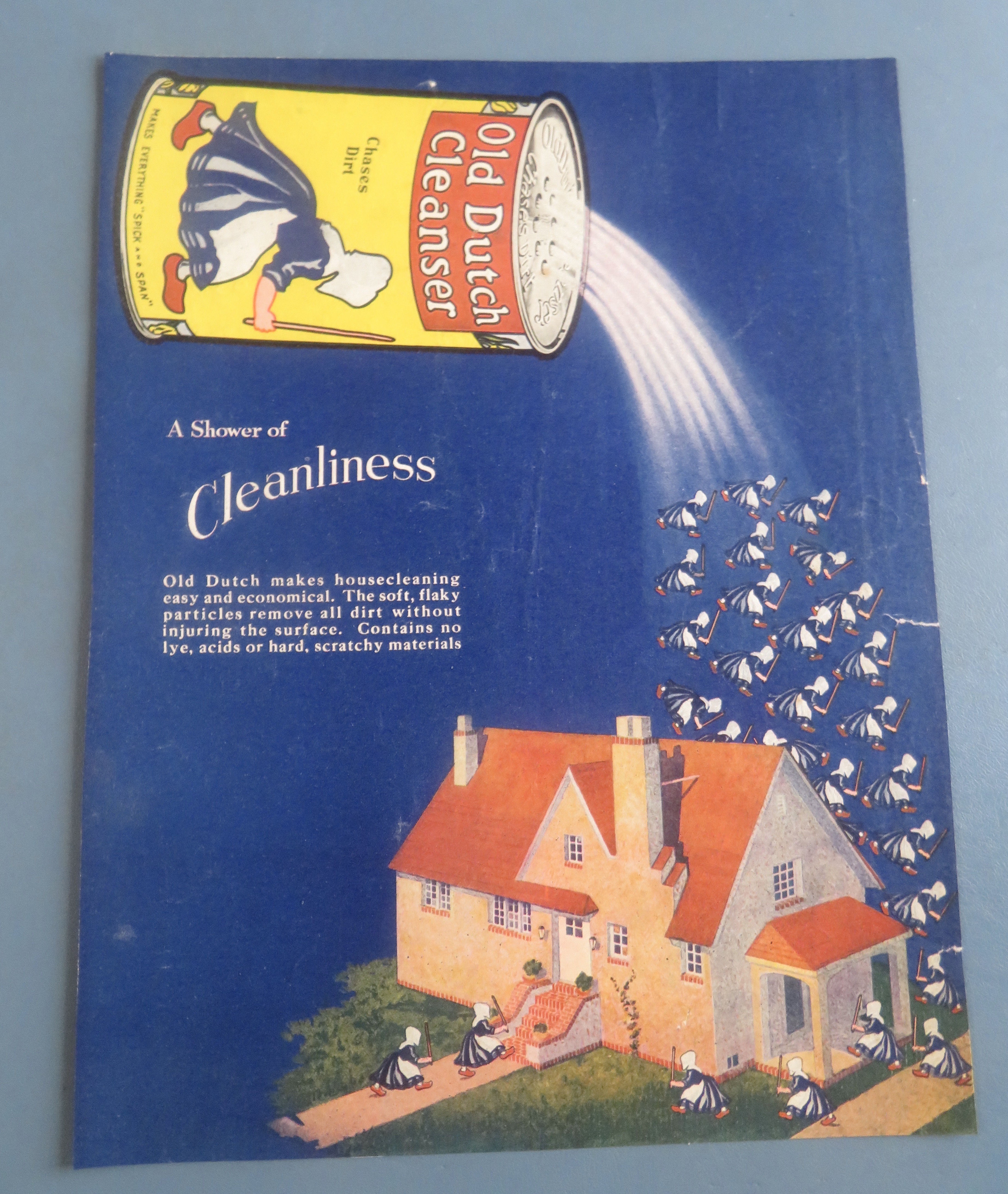 1928 Old Dutch Cleanser with Can Pouring Maids