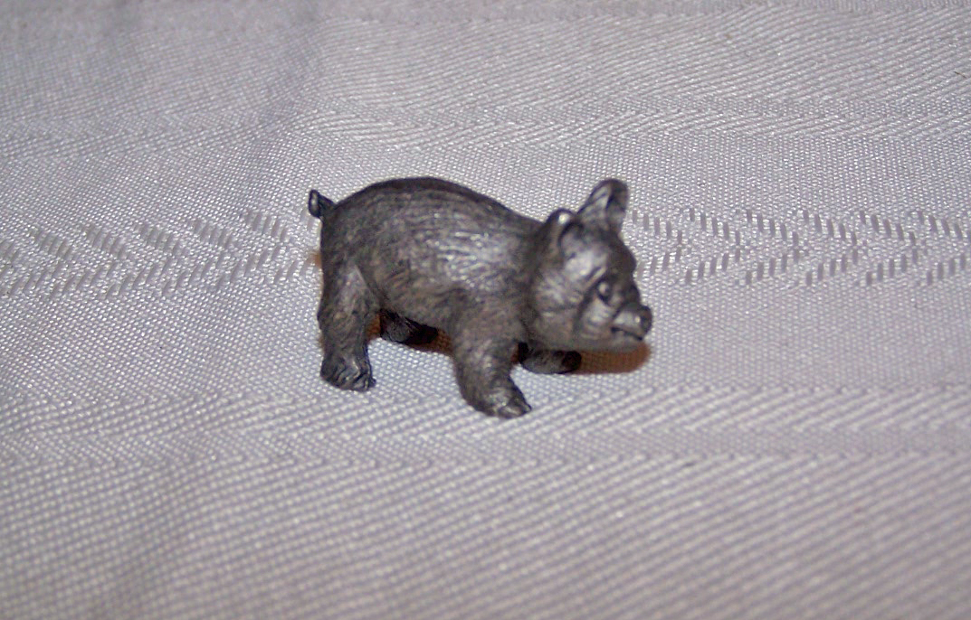 Small PEWTER PIG Figurine, Signed SPOONTIQUES Pewter