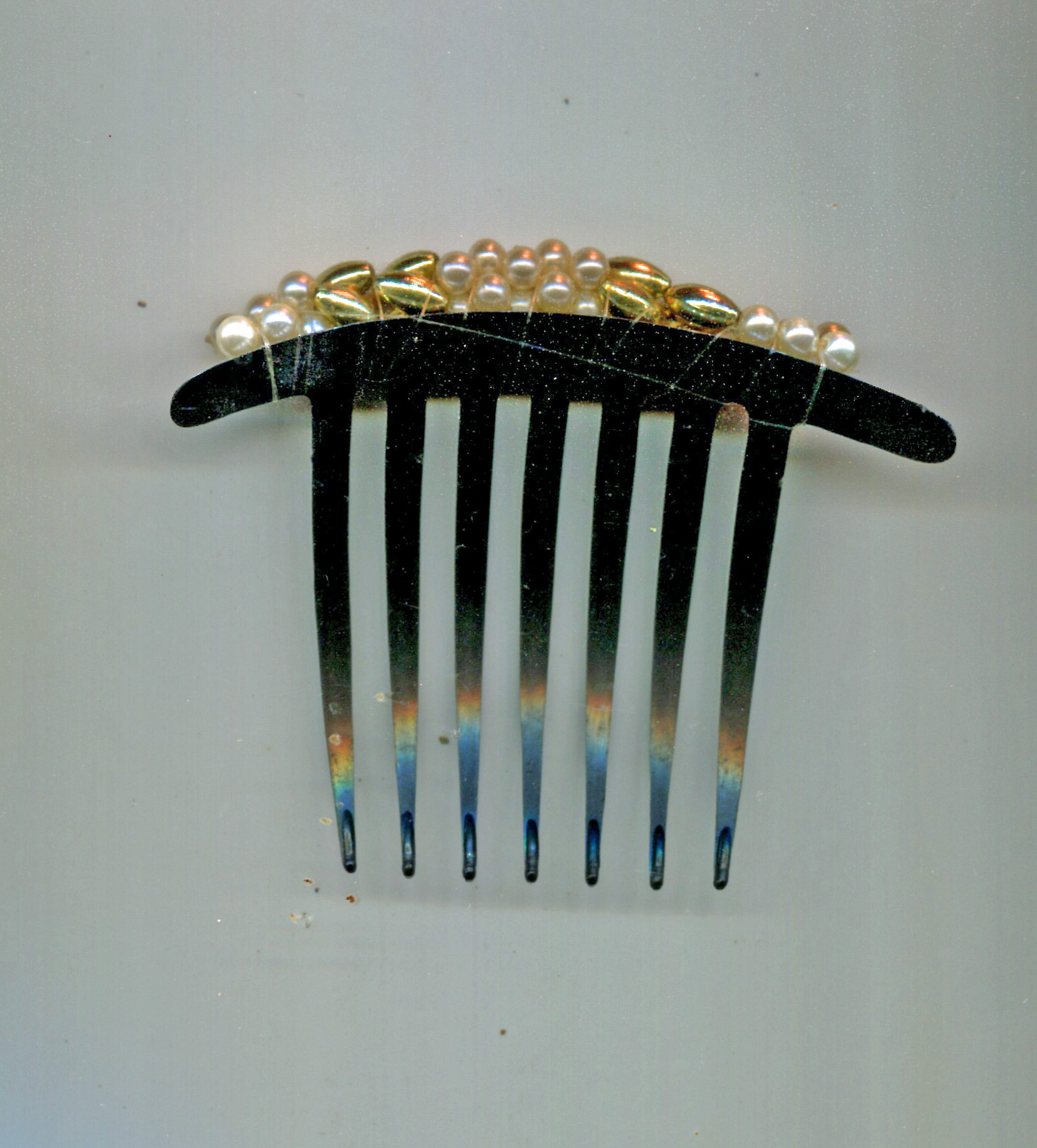 Faux Pearls and Gold Tone Ovals on Large Hair Comb