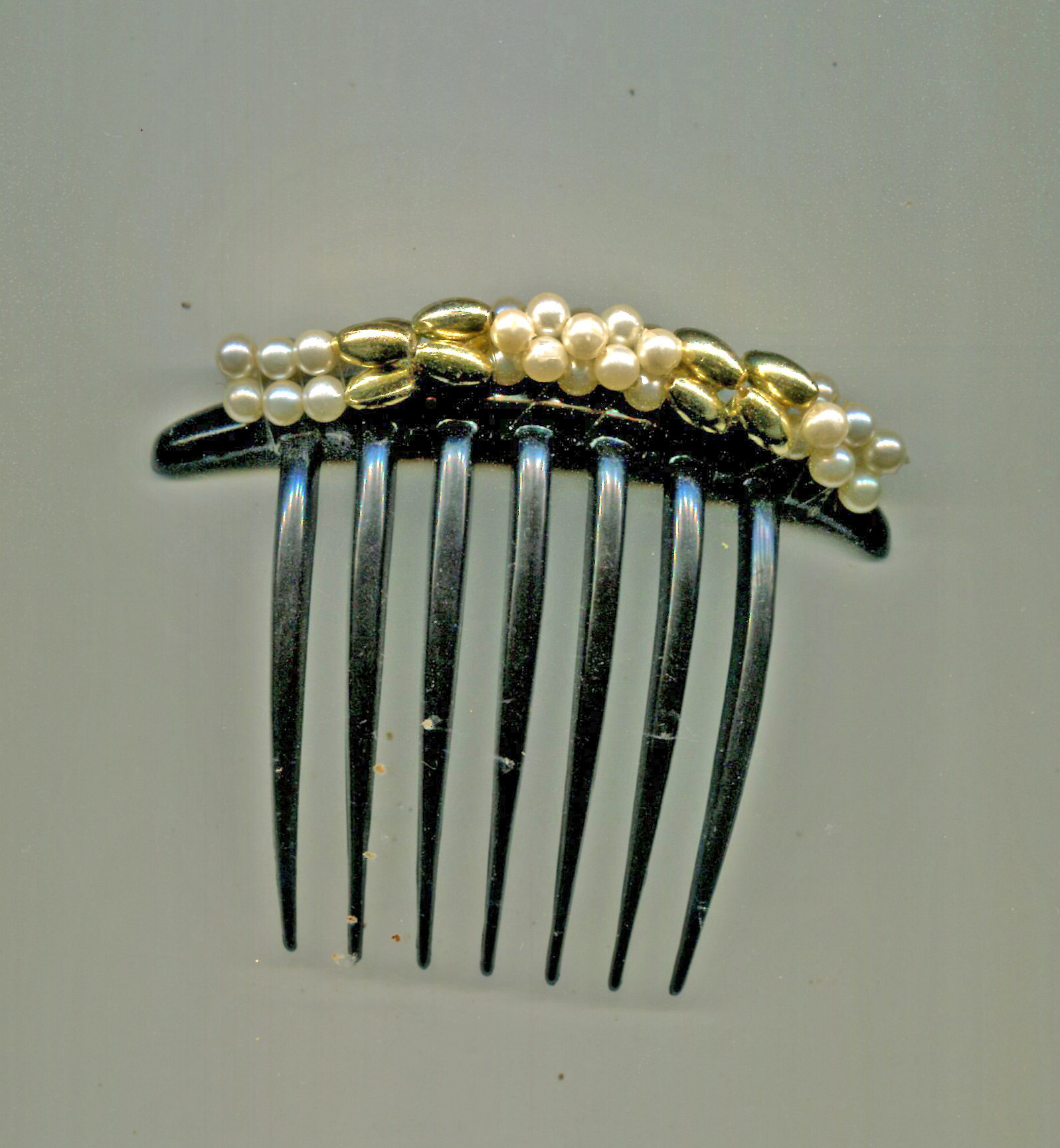 Faux Pearls and Gold Tone Ovals on Large Hair Comb