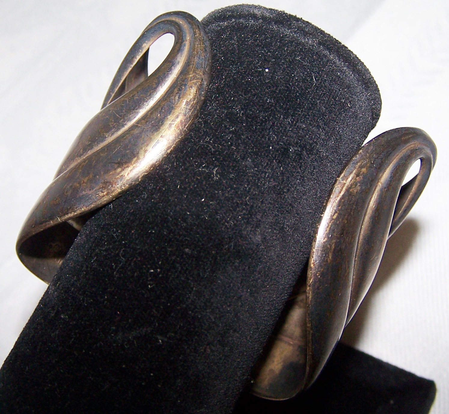 Twist Design Open End Metal Cuff Bracelet