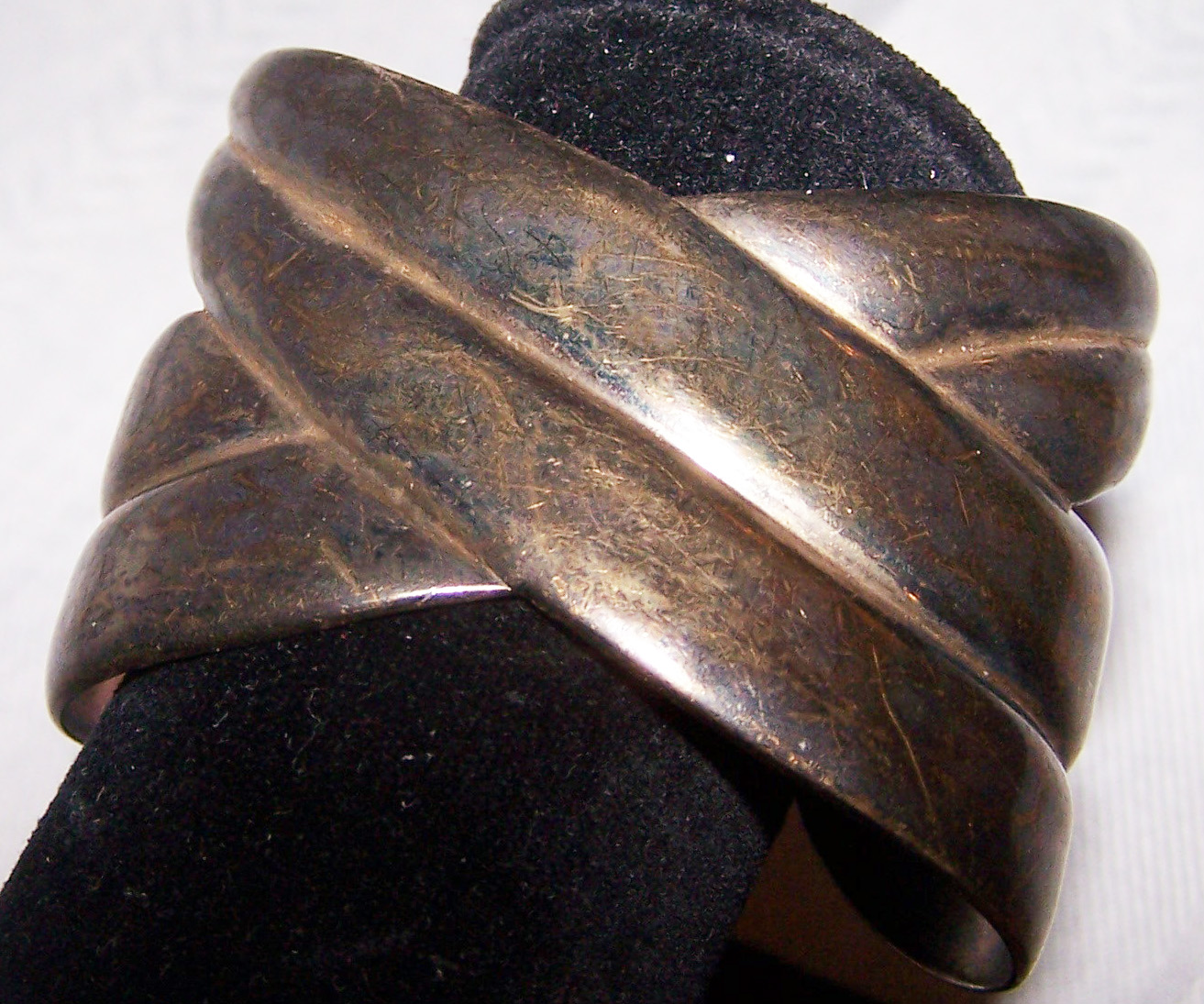 Twist Design Open End Metal Cuff Bracelet