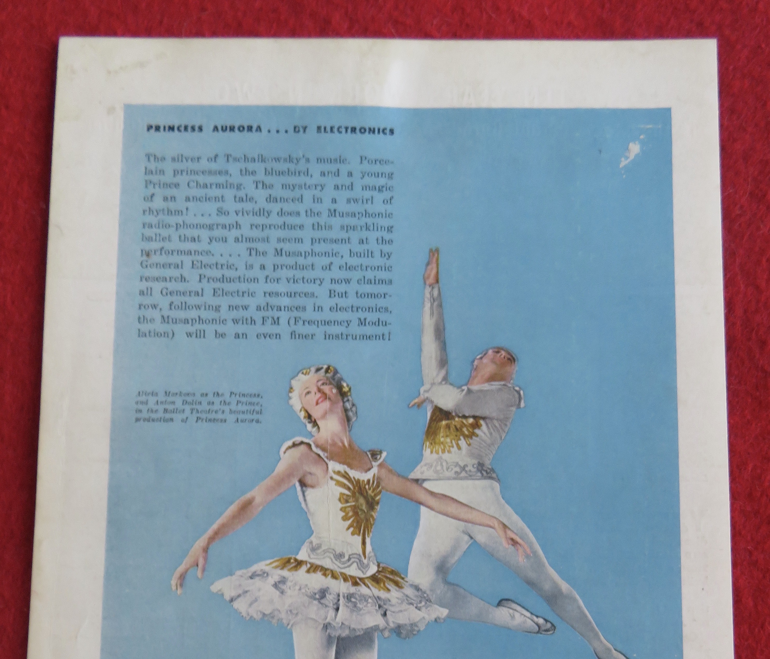 1943 General Electric Musaphonic with Ballet Couple