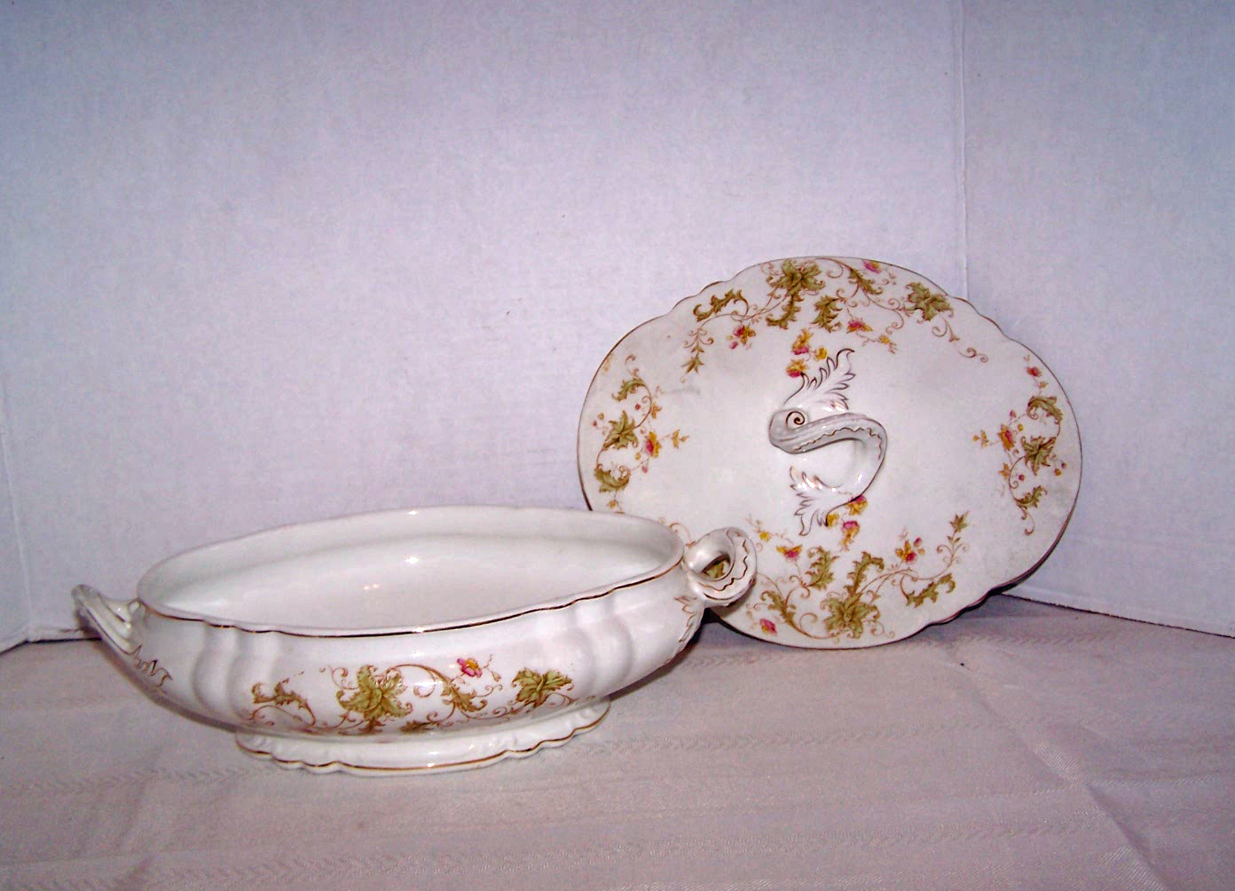 John Maddock & Sons Royal Vitreous Casserole Dish