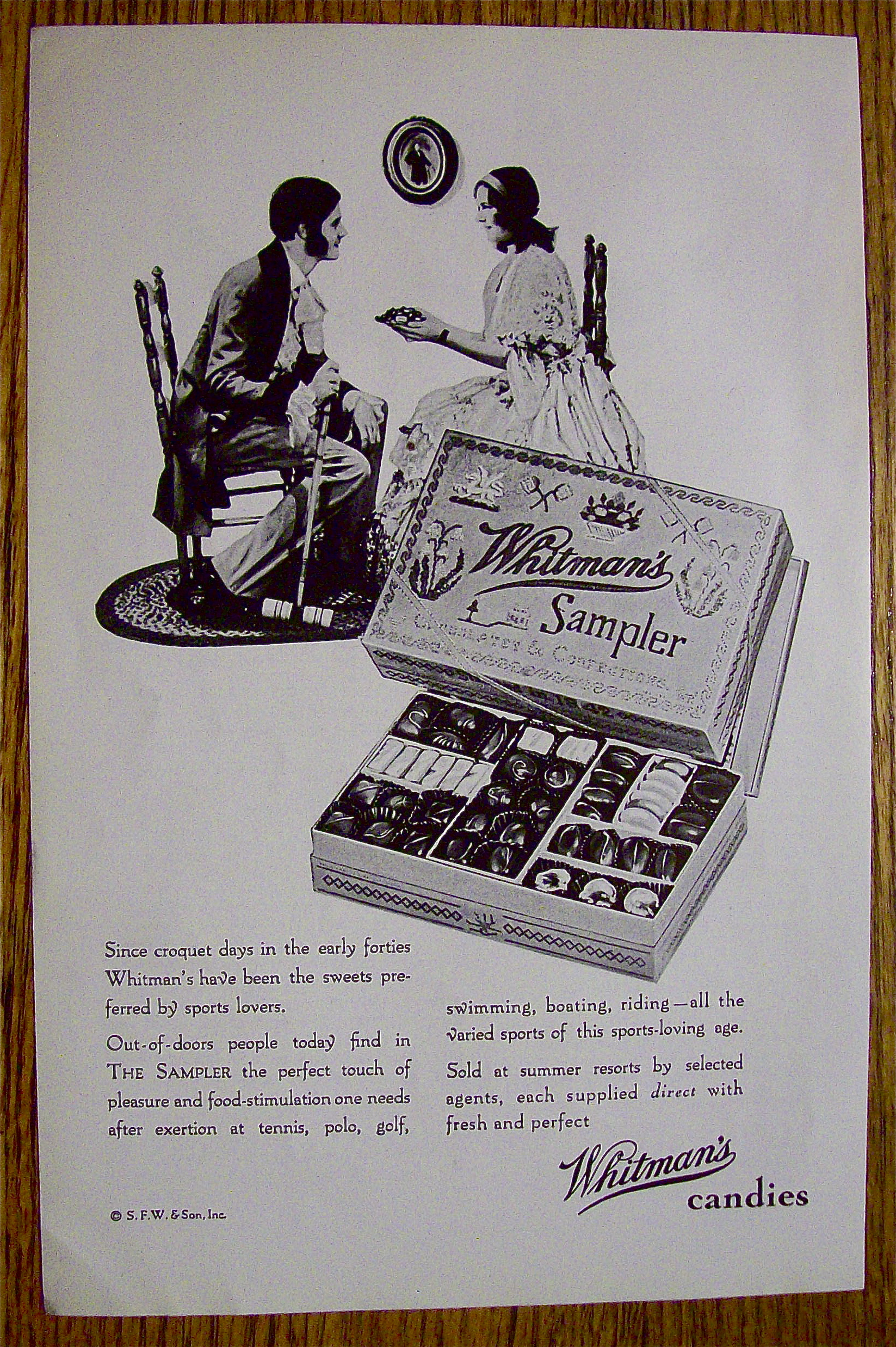 1929 Whitman's Candy Sampler with Man & Woman
