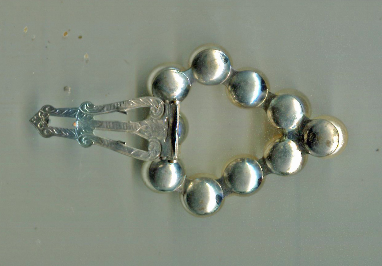 Large Faux Pearls Fur Clip