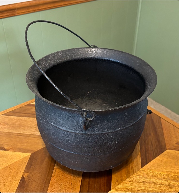 Cast iron cauldron