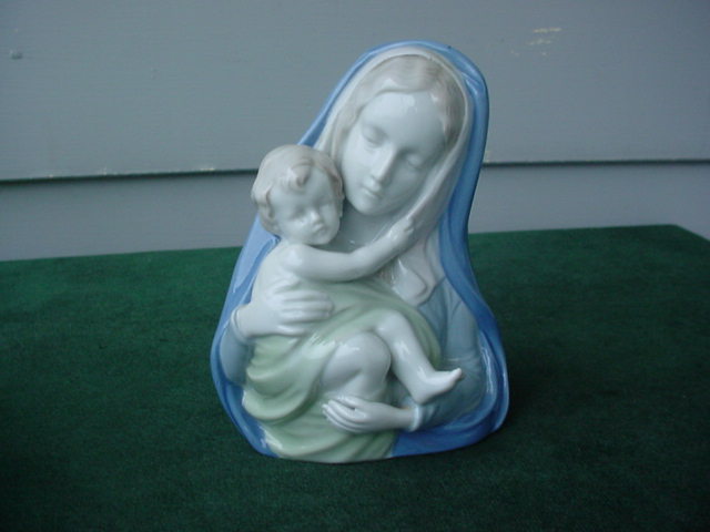 German Religious Fig. Mary w/Baby Jesus