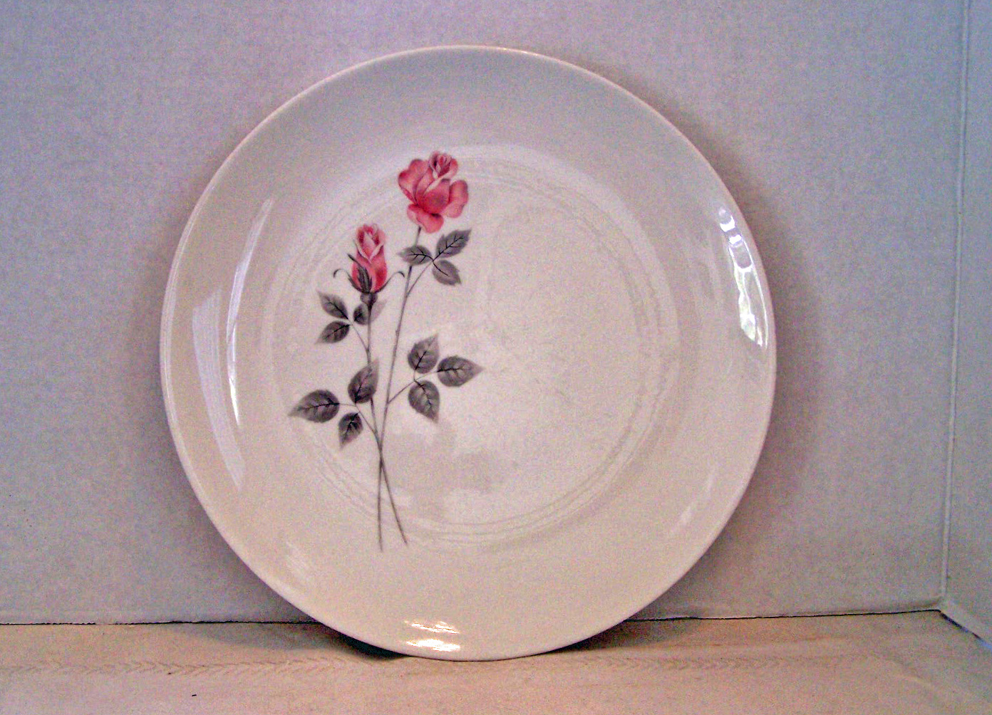 Royal Doulton, Dinner Plate, Pillar Rose, Made in Eng.