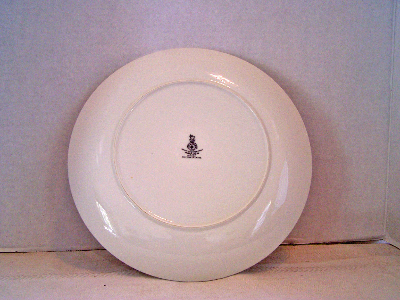Royal Doulton, Dinner Plate, Pillar Rose, Made in Eng.