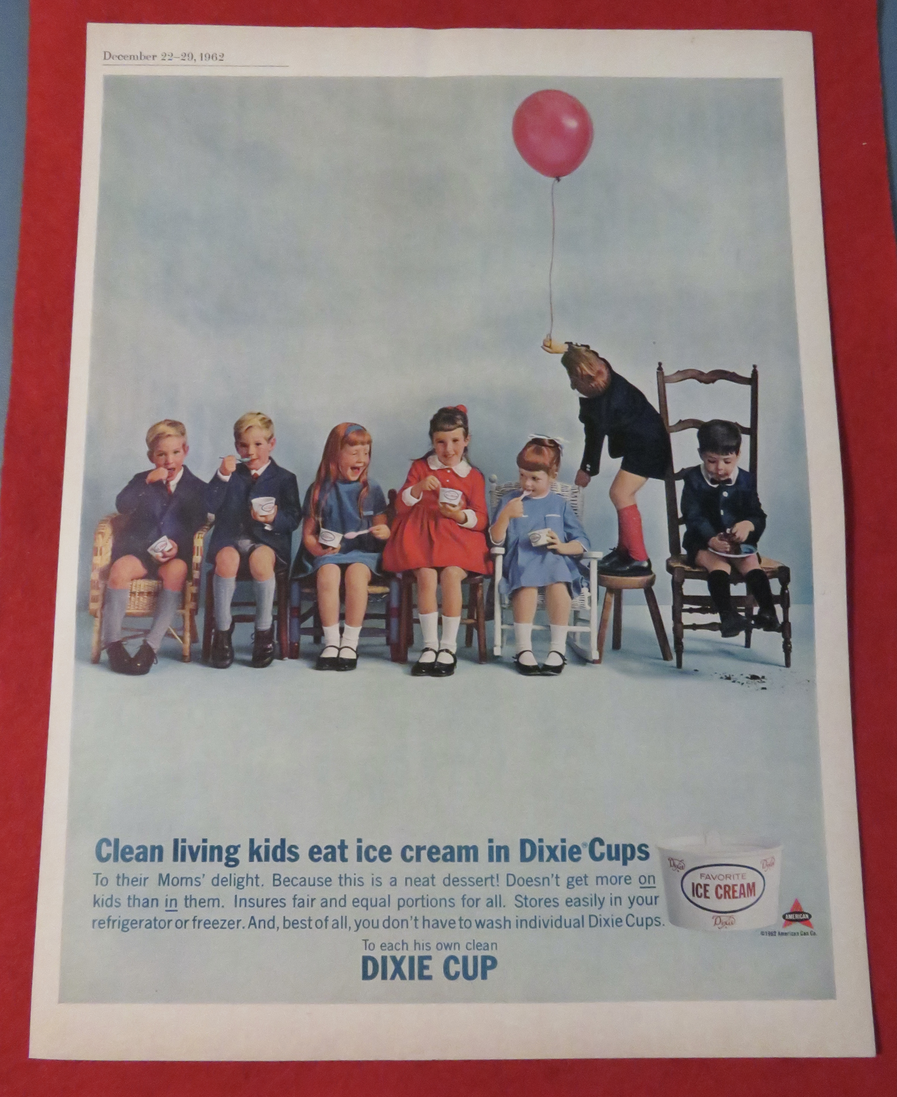 1962 Dixie Cups w/ Children Sitting & Eating Ice Cream