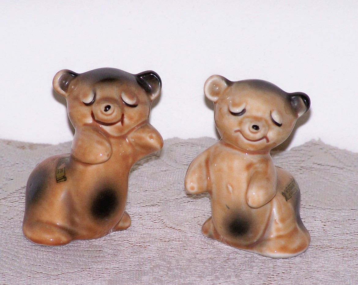 Van Telligen Snuggle Hugs Bears Shakers