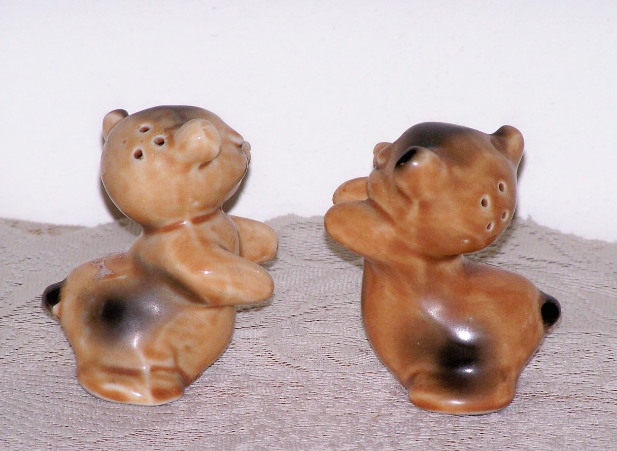 Van Telligen Snuggle Hugs Bears Shakers