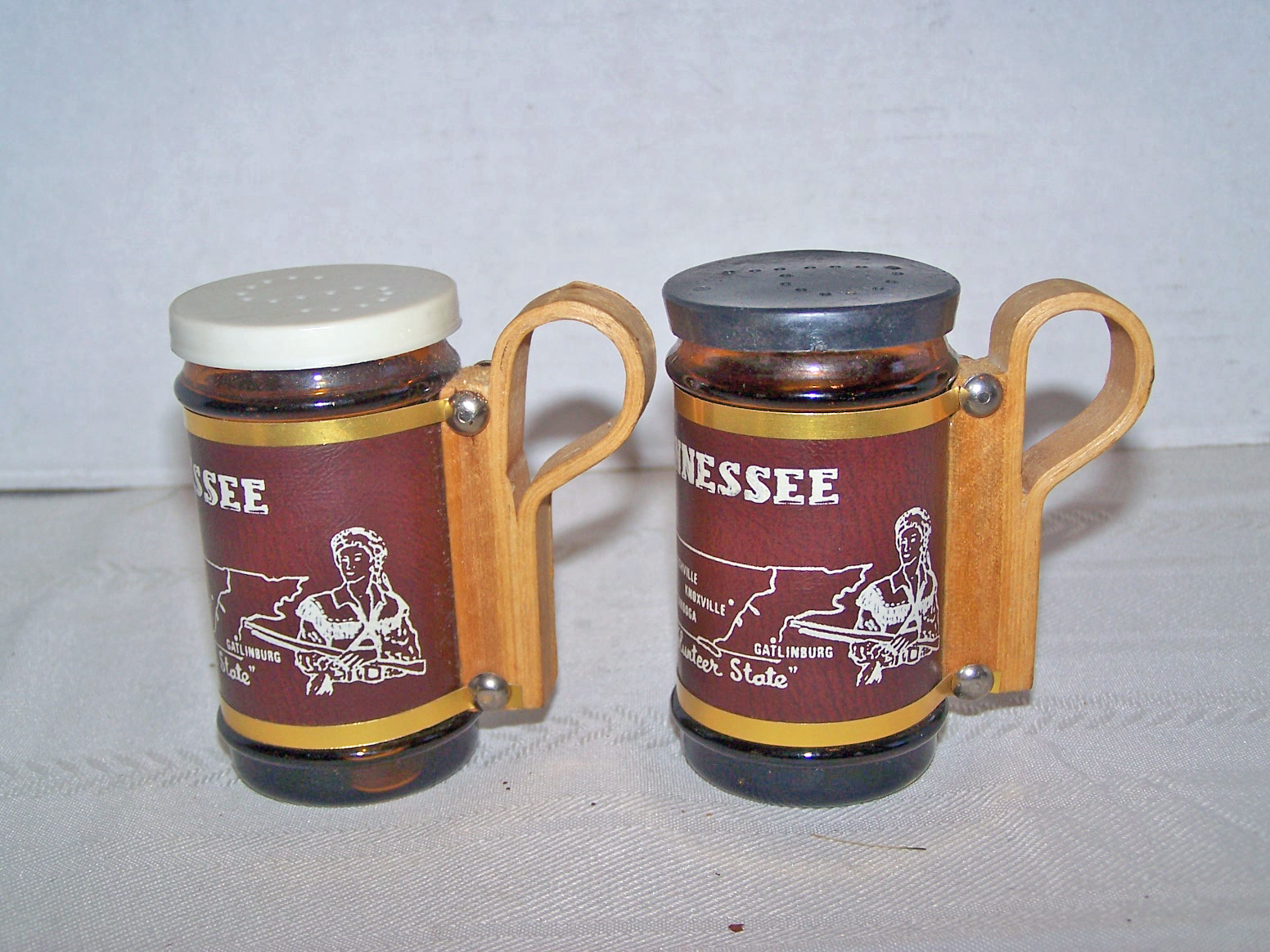 Tennessee Souvenir Glass Salt & Pepper Shakers,