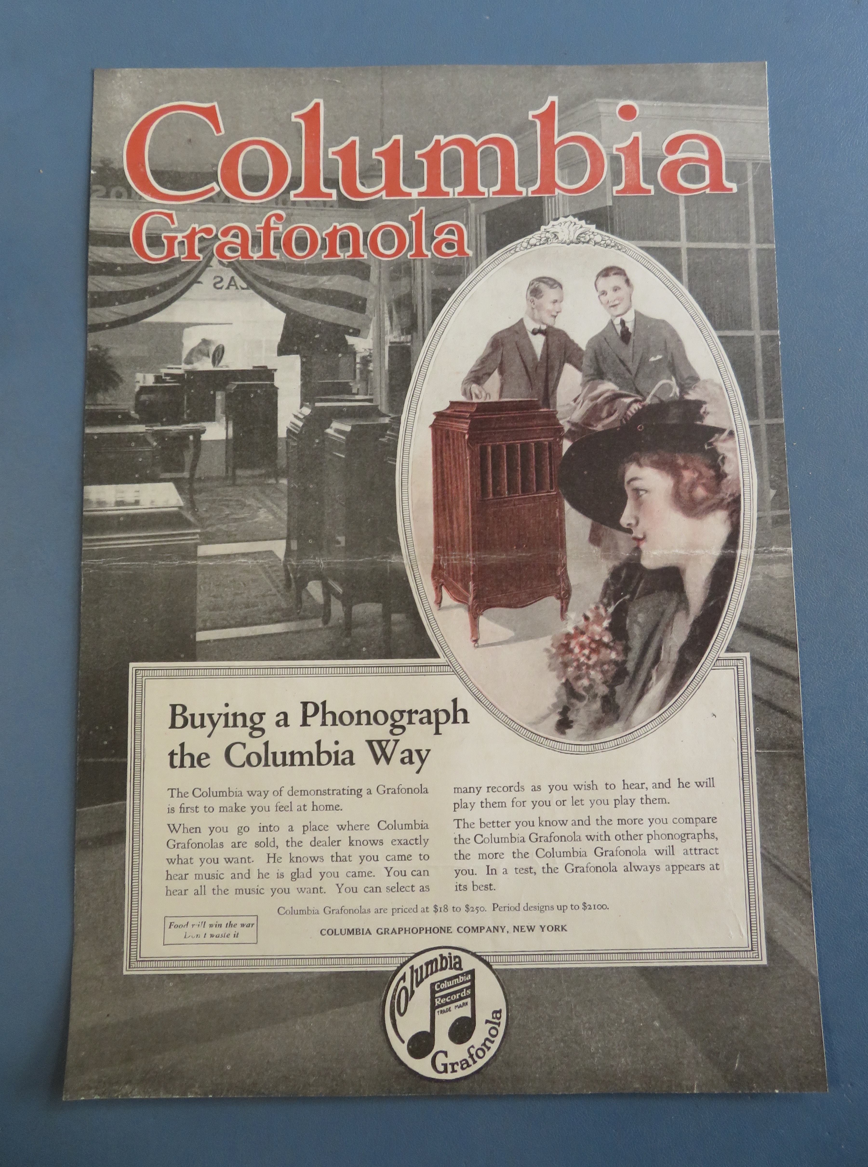 1918 Columbia Grafonola with Men Talking