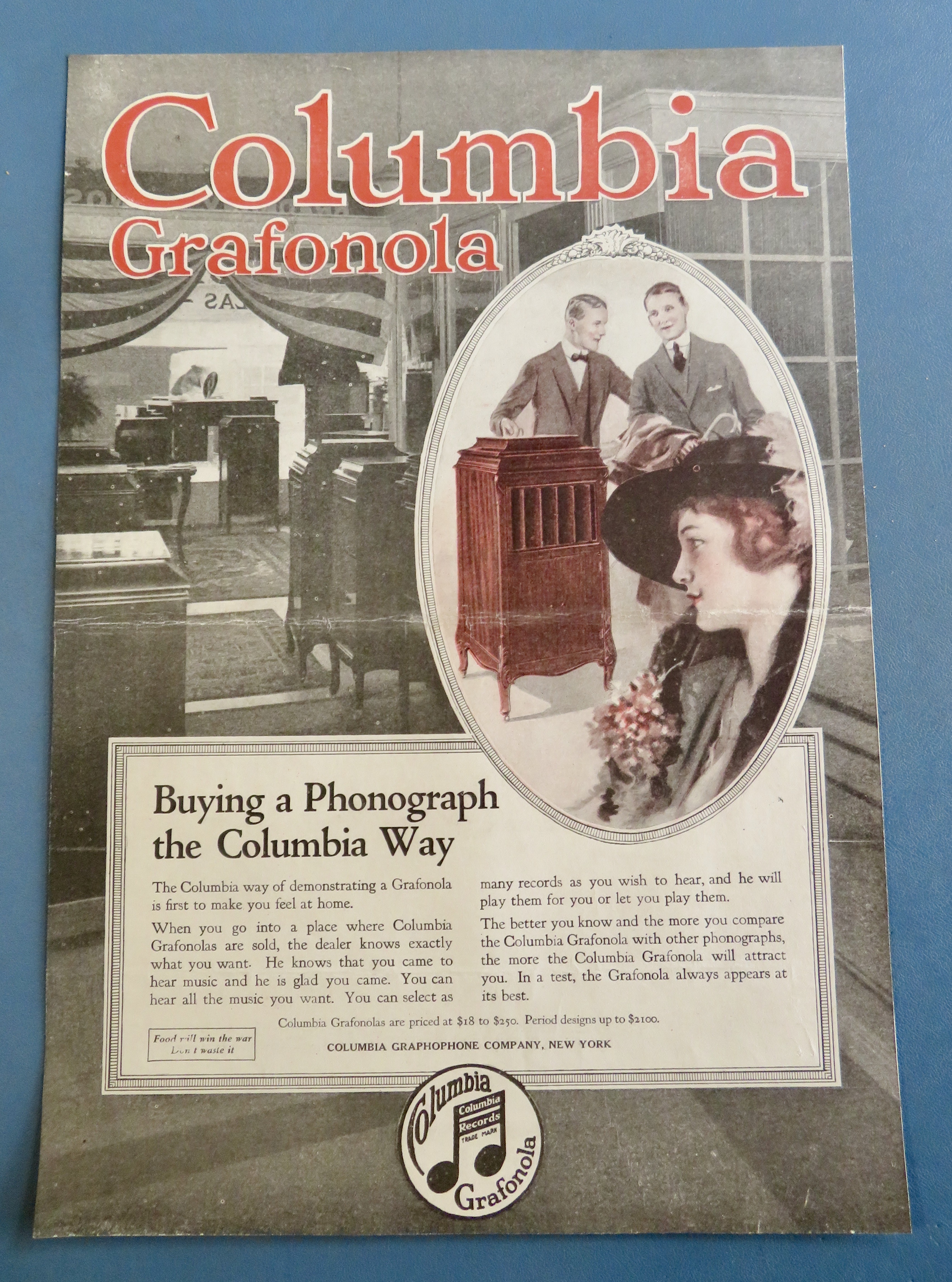 1918 Columbia Grafonola with Men Talking
