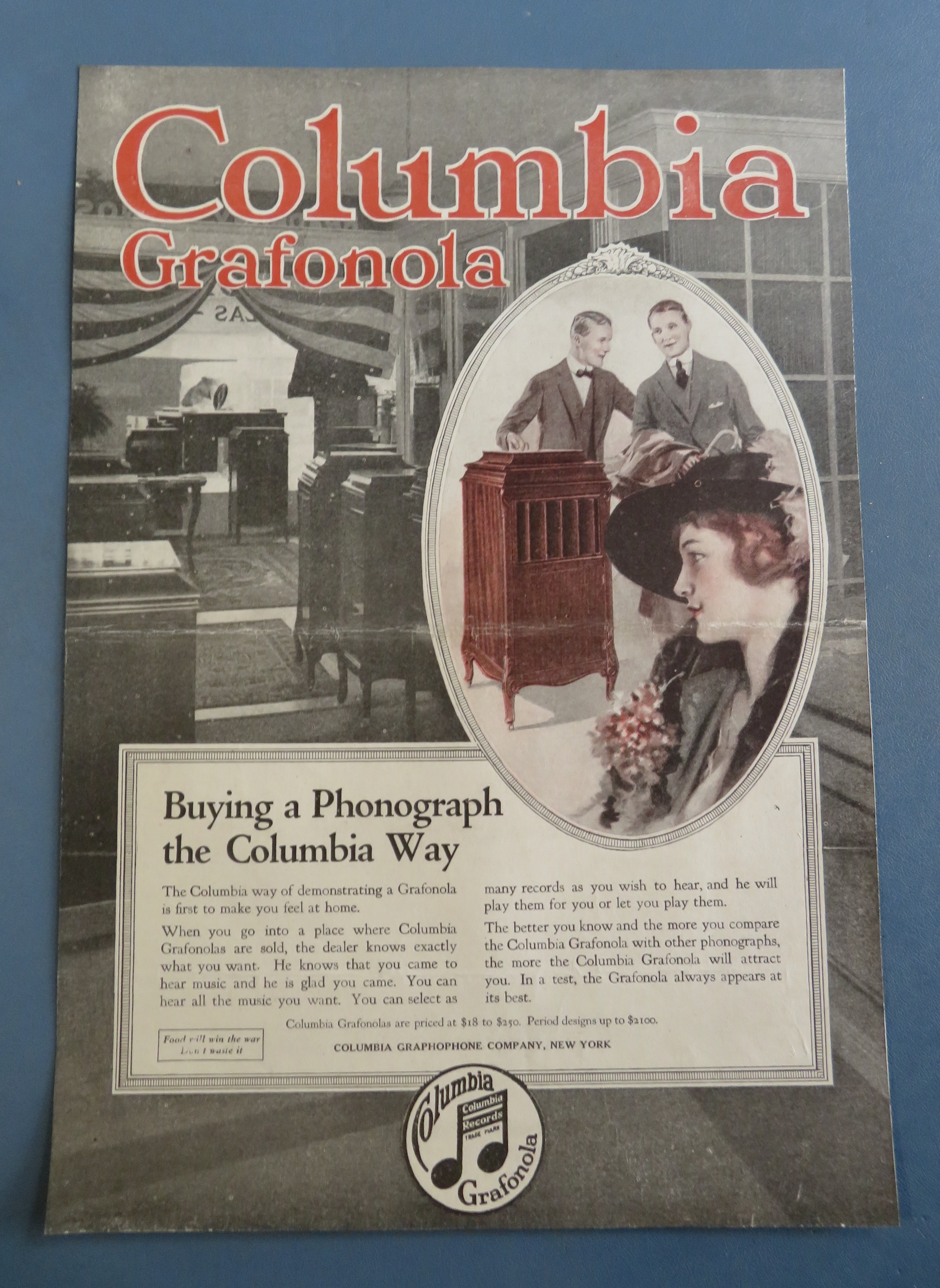 1918 Columbia Grafonola with Men Talking
