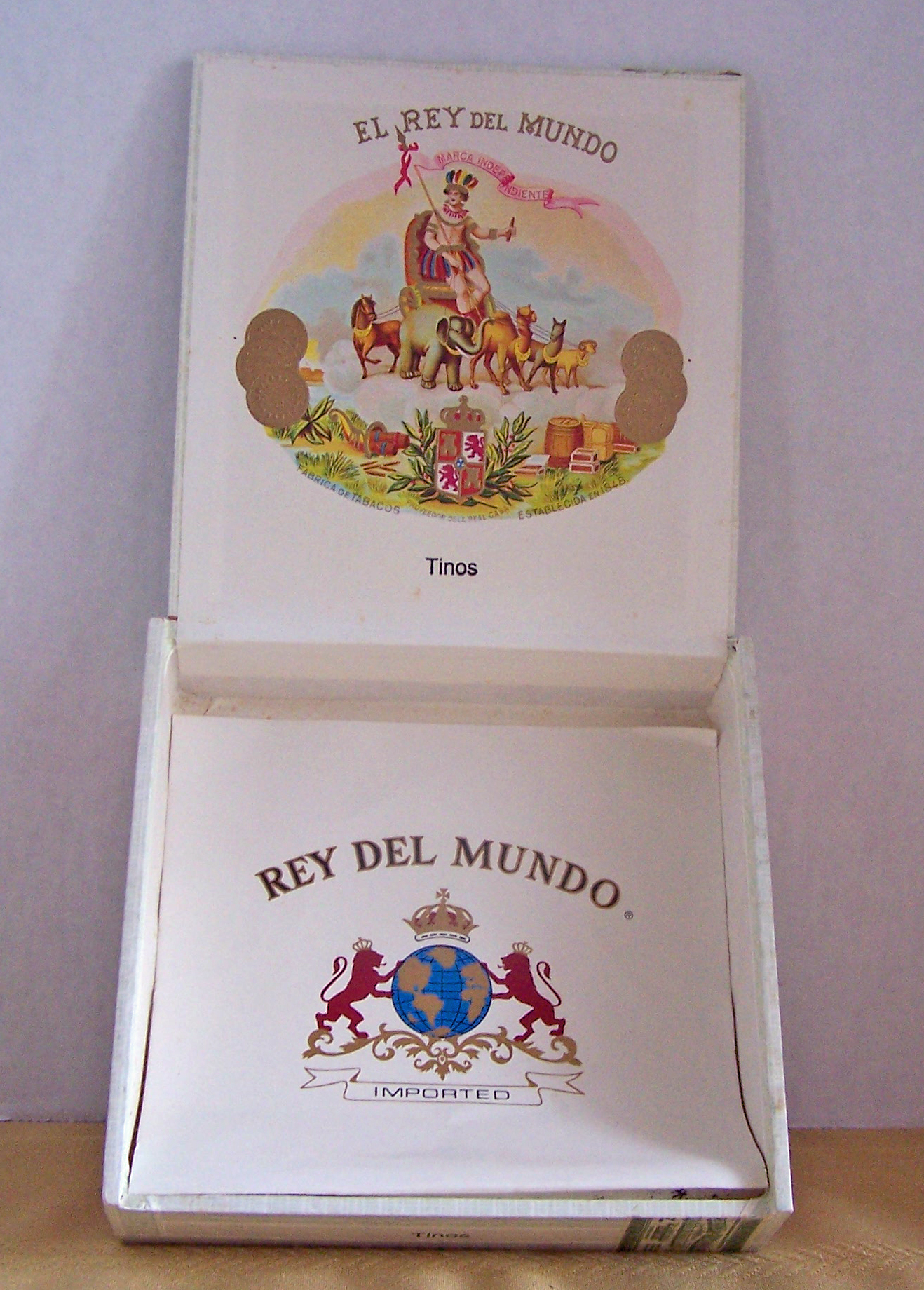 EL REY del MUNDO Empty Wooden Cigar Box w/ Seal