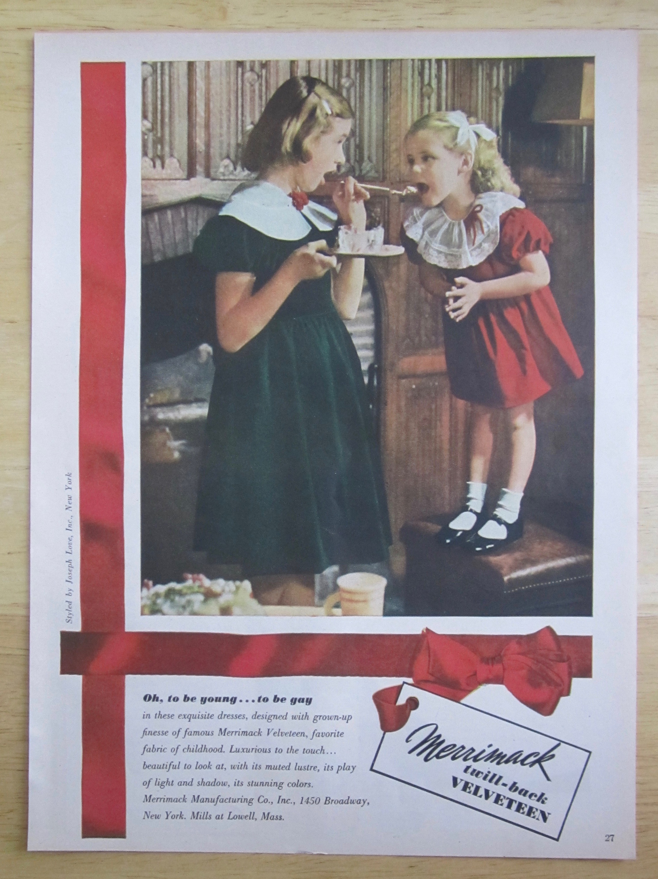 1950 Merrimack Velveteen with Girl Feeding Little Girl