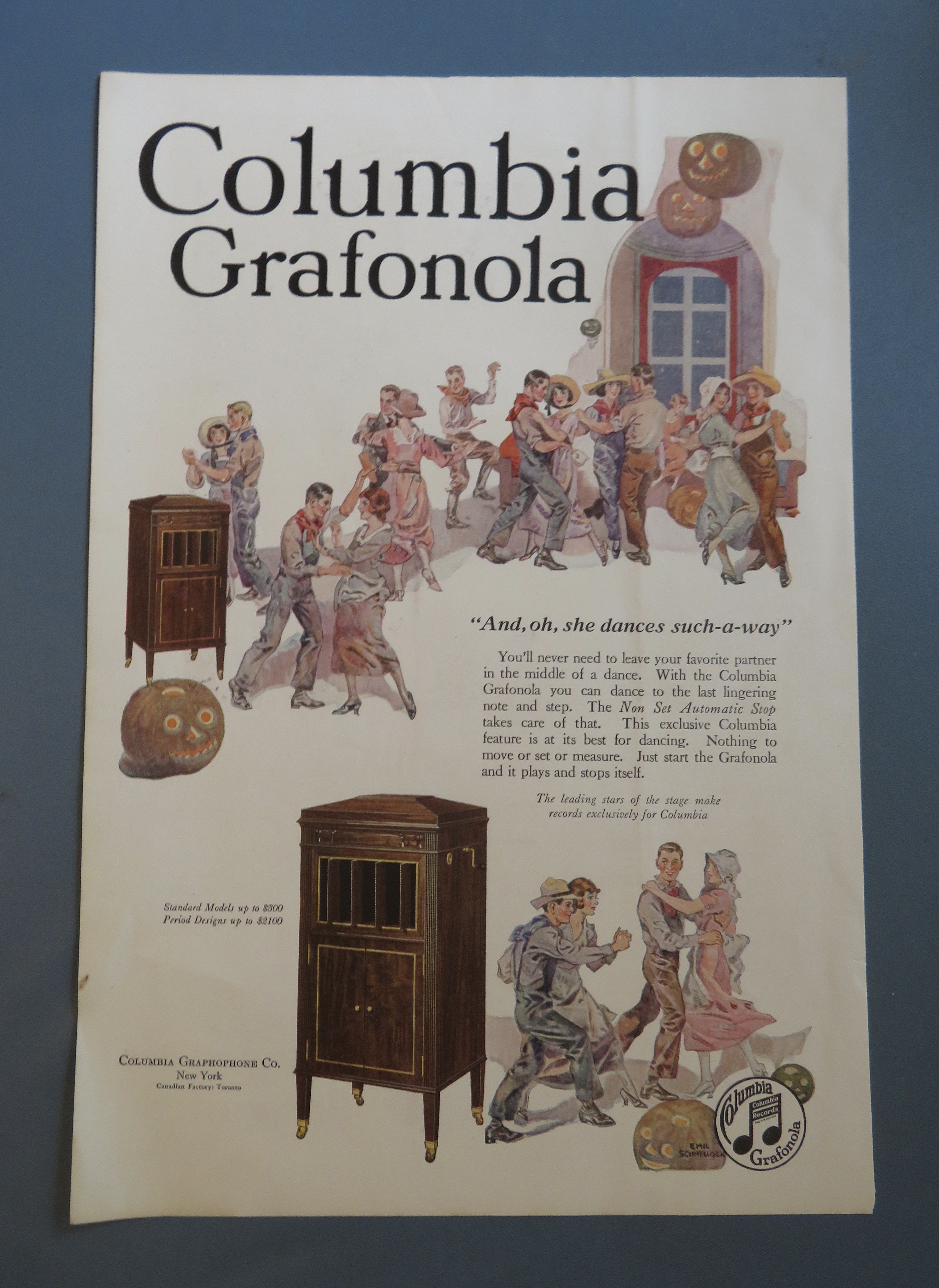 1920 Columbia Graphophone with the Grafonola