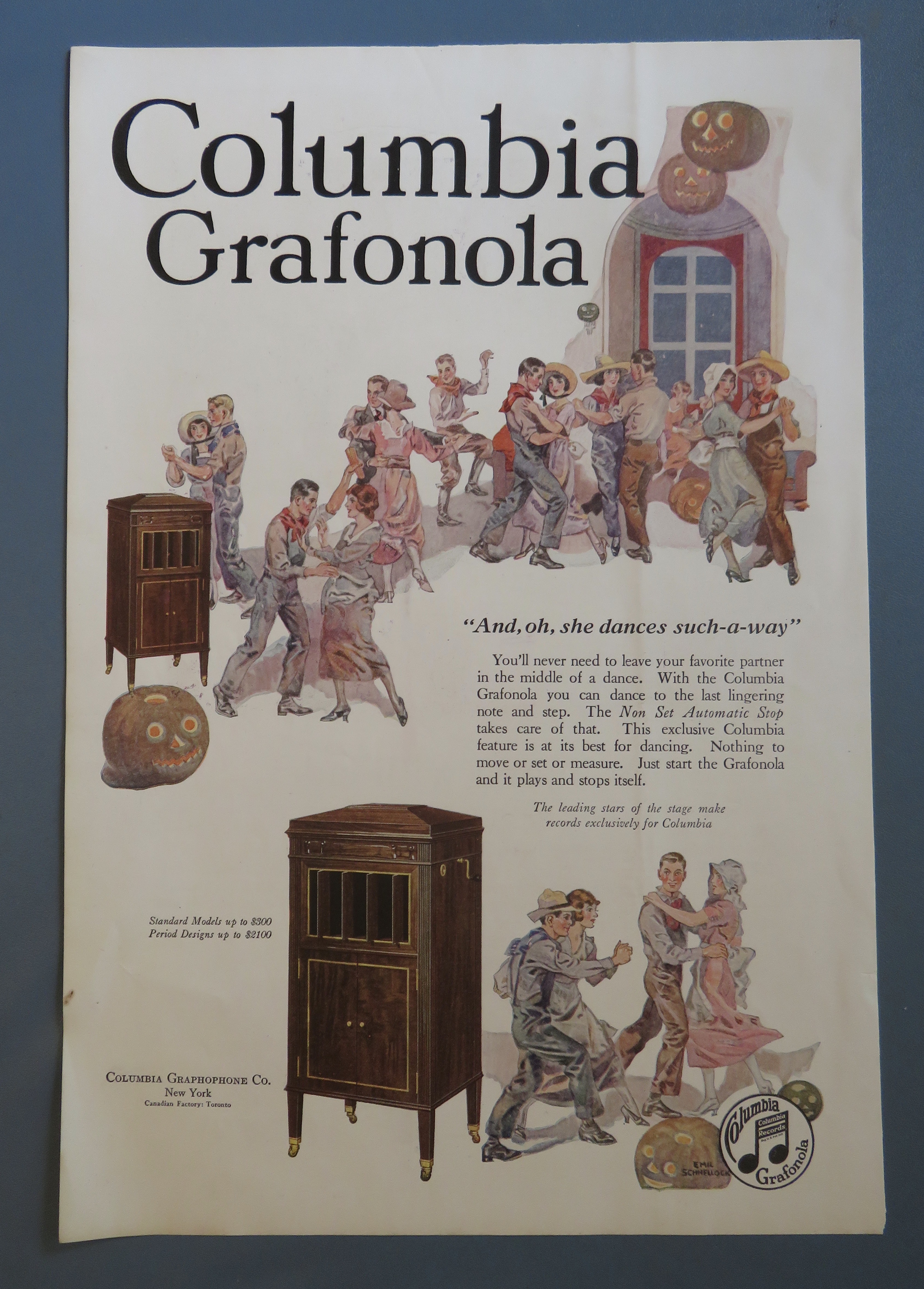 1920 Columbia Graphophone with the Grafonola